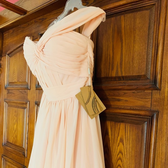 Never used Pearl Pink Gown with shoulder strap - Picture 3 of 5